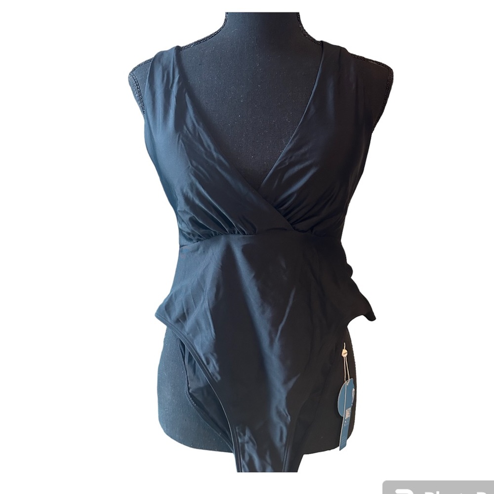🆕 Cupshe Tie-Front Halter One-Piece Black Swimsuit Size S NWT